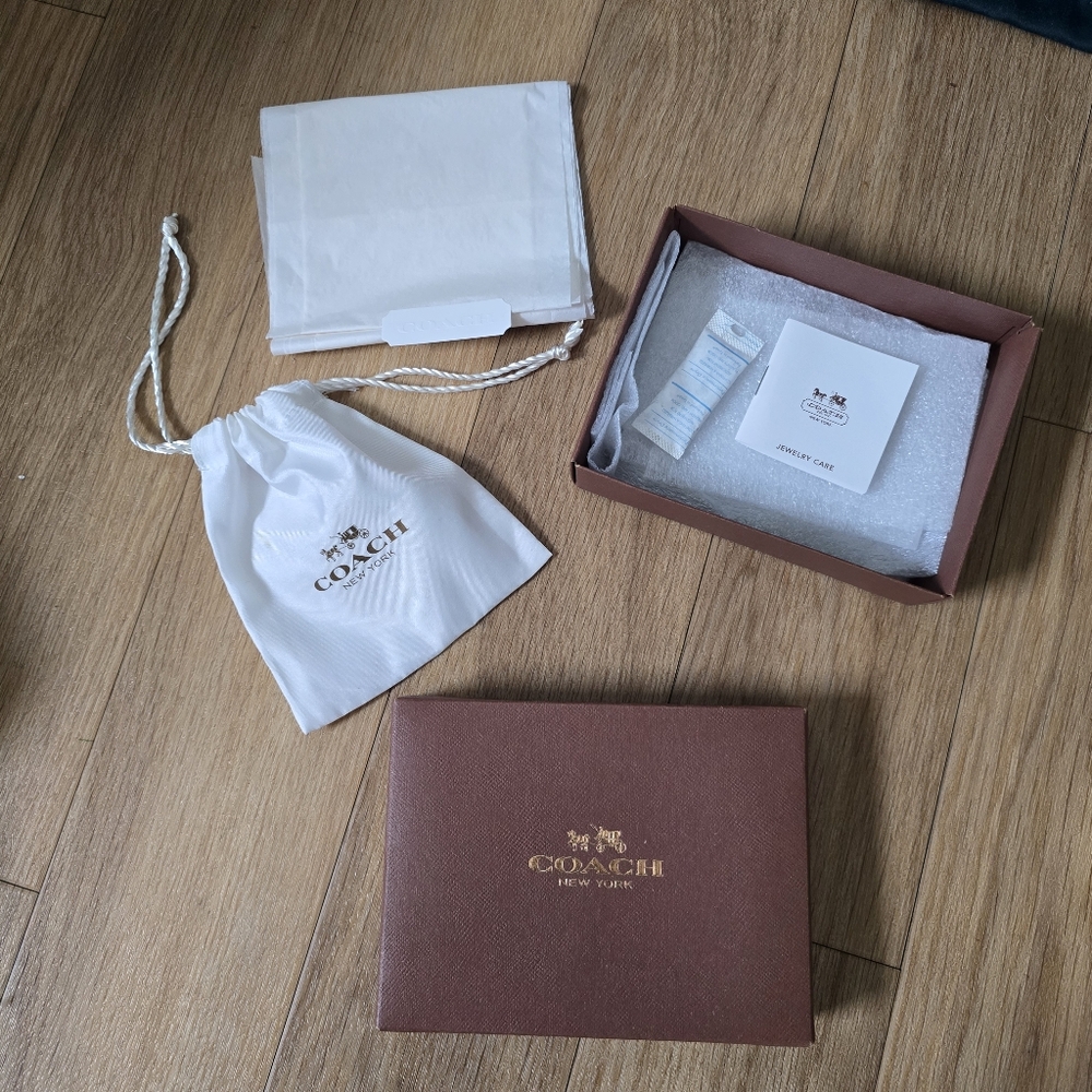 Coach jewelry gift box with dust bag
